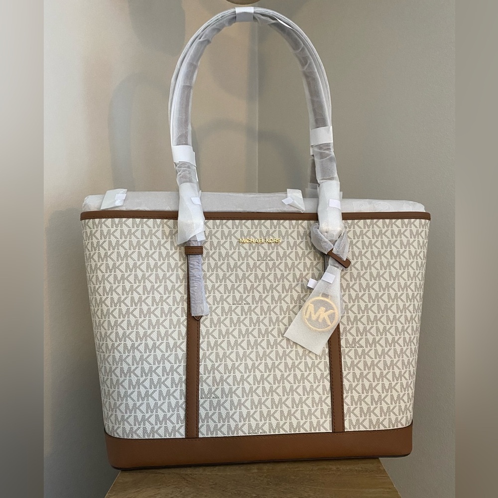 Jet Set Travel Large Logo Tote Bag